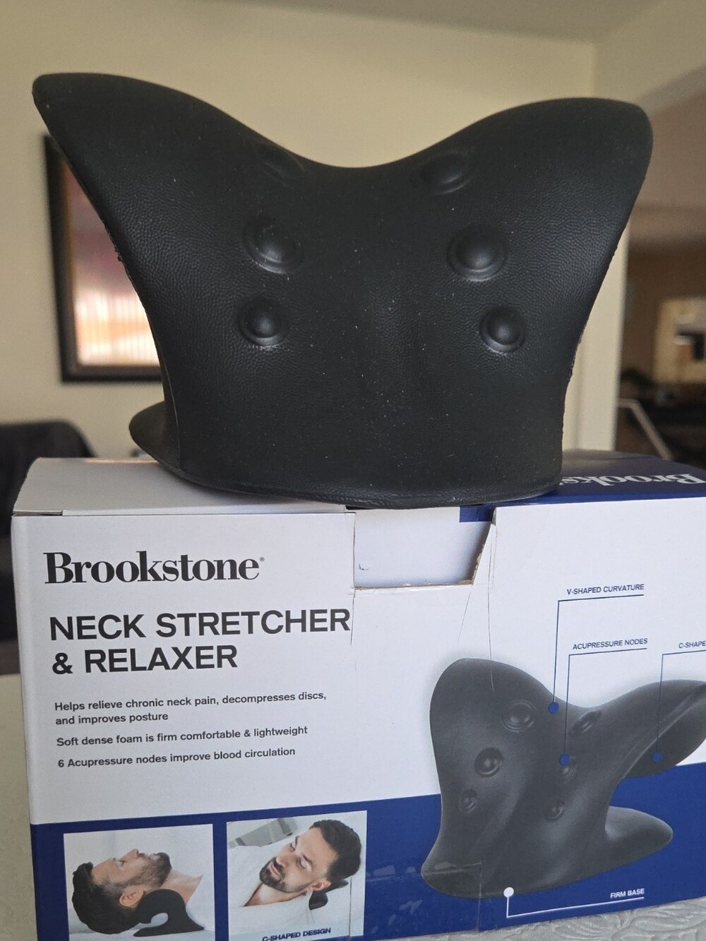 NIB Brookstone Black Neck Stretcher & Relaxer Cervical Support